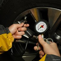 Пистолет для накачки шин Deko DKTG01 018-1126