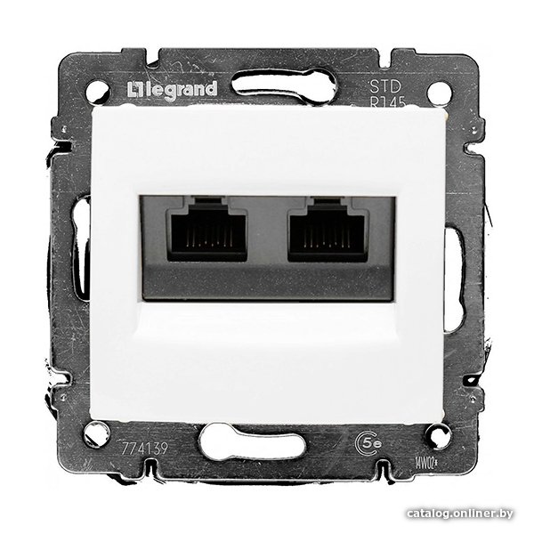 Розетка Legrand Valena 694292 (белый)