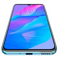 Телефон Huawei Y8p AQM-LX1 4GB/128GB (светло-голубой)