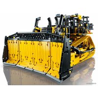 Конструктор LEGO Technic 42131 Бульдозер Cat D11 на пульте управления