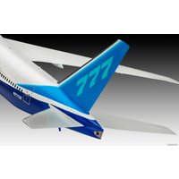 Сборная модель Revell 04945 Пассажирский самолет Boeing 777-300ER