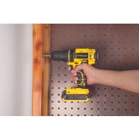 Дрель-шуруповерт Stanley SCD20C2K (с 2-мя АКБ, кейс)