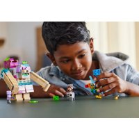 Конструктор LEGO Minecraft 21257 Столкновение с Пожирателем в Бресте