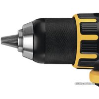 Дрель-шуруповерт DeWalt DCD790NT (без АКБ, кейс)