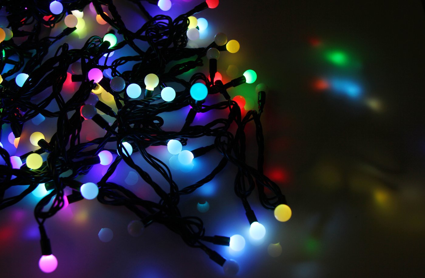 

Новогодняя гирлянда Neon-Night LED - шарики 17.5 мм [303-509-2]