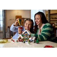 Конструктор LEGO Icons 10339 Почтовое отделение Санты