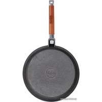 Блинная сковорода Биол с ровными бортами 24 см