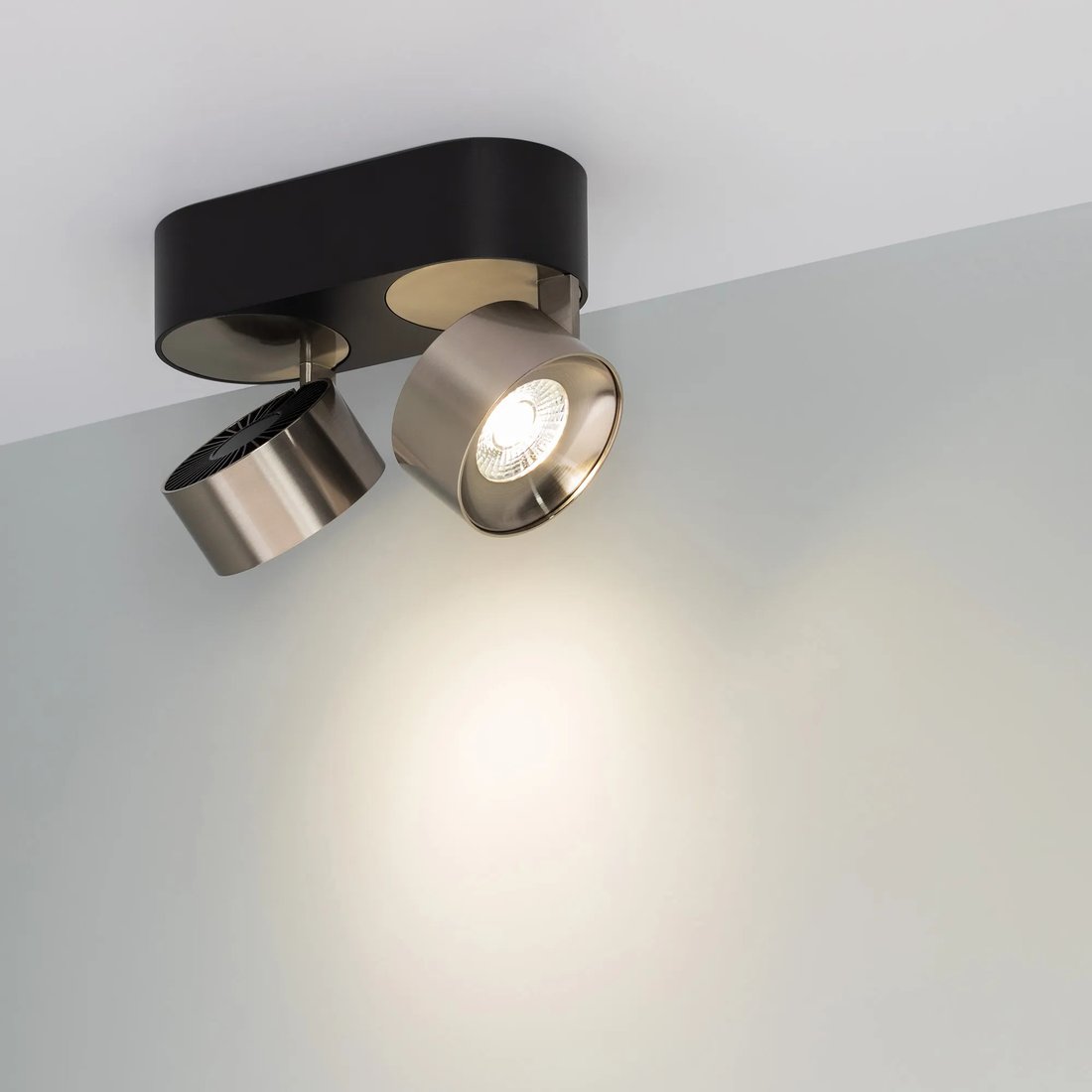 

Точечный светильник Arlight SP-PLURIO-SURFACE-RS179x78-18W Day4000 BK-NI 36deg 040465