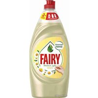 Средство для мытья посуды Fairy Нежные ручки Ромашка и витамин Е 1350 мл