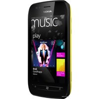 Телефон Nokia Lumia 710