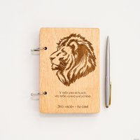 Ежедневник Творческая мастерская "Пуговка" Анастасии Минич А6 на кольцах Лев