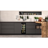 Винный шкаф NEFF KU9202HF0