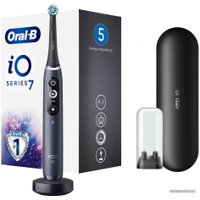 Электрическая зубная щетка Oral-B iO 7 (черный)