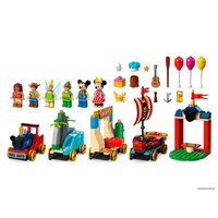 Конструктор LEGO Disney 43212 Праздничный поезд Диснея