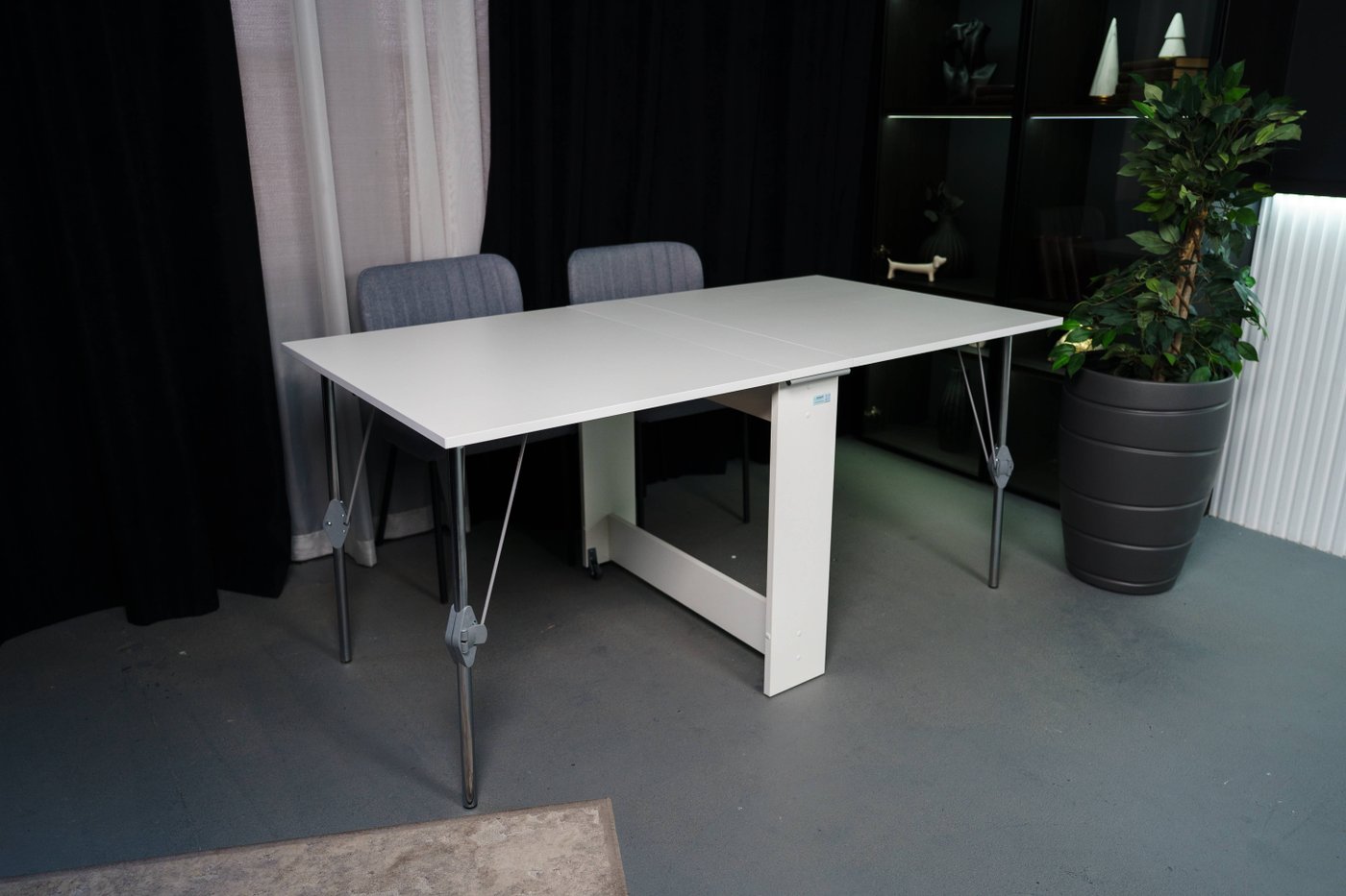 

Стол-книга Stoloff Мечта 1600x850 (белый, опоры складные, углы прямые с роликами и ручками)