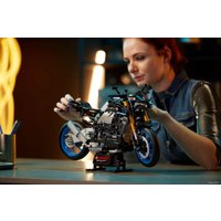 Конструктор LEGO Technic 42159 Yamaha MT-10 SP