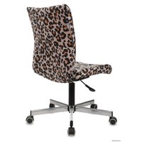 Офисное кресло Бюрократ CH-330M (леопардовый Italia LEO)