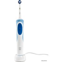 Электрическая зубная щетка Oral-B Vitality Precision Clean (D12.513)