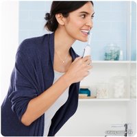 Электрическая зубная щетка Oral-B Smart 6 6000N D700.525.5XP