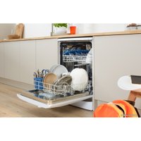 Отдельностоящая посудомоечная машина Indesit DFG 15B10 EU
