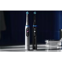 Электрическая зубная щетка Oral-B IO Series 10 (белый)