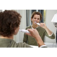 Электрическая зубная щетка Philips Sonicare CleanCare+ HX3292/44