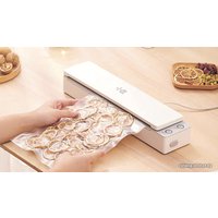 Вакуумный упаковщик Xiaoda XD-ZKFKJ01 (китайская версия, белый)