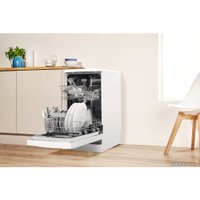 Отдельностоящая посудомоечная машина Indesit DSFC 3M19