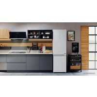 Холодильник Hotpoint HTS 8202I W O3