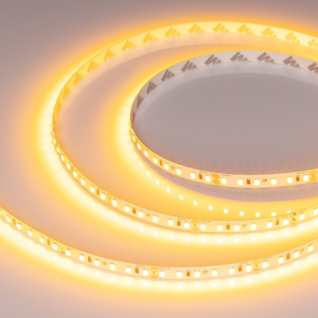 

Светодиодная лента Arlight 6W/m 120Led/m 2835SMD золотой 5M RT-A120-8mm 24V Gold 043385