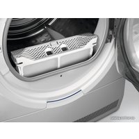 Сушильная машина Electrolux EW8HR458B