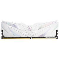 Оперативная память Netac Shadow II White 16ГБ DDR4 3200МГц NTSWD4P32SP-16W