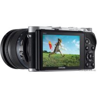 Беззеркальный фотоаппарат Samsung NX300 Kit 18-55mm