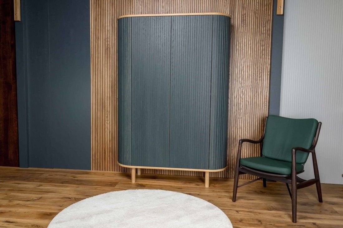 

Шкаф распашной Артсквер Figura (silk+эмаль)