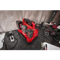 Зарядное устройство Milwaukee M18 PC6 4932480162 (18В)