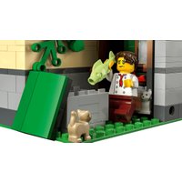 Конструктор LEGO Icons 10350 Тюдоровский угол