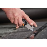 Нож строительный Fiskars CarbonMax 1027224