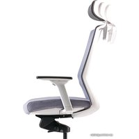 Офисное кресло Bestuhl J1 Black Pl с подголовником (серый) в Витебске