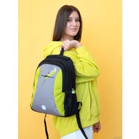 Школьный рюкзак Grizzly RD-242-4/1 (черный/салатовый)