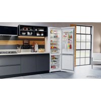 Холодильник Hotpoint-Ariston HTW 8202I W