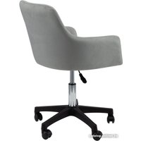 Офисное кресло AMI Босс (светло-серый)