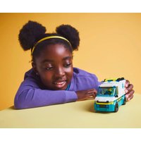 Конструктор LEGO City Скорая помощь 60451