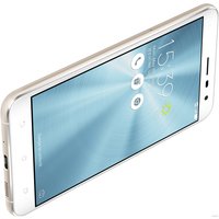 Смартфон ASUS ZenFone 3 64GB Moonlight White [ZE552KL]