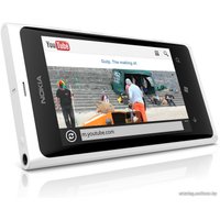 Телефон Nokia Lumia 800