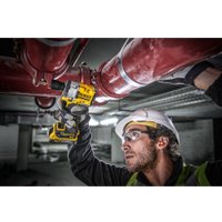 Гайковерт DeWalt DCF921E2T (с 2-мя АКБ, кейс)