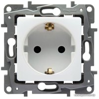 Розетка Legrand Etika 672221 (белый)