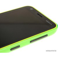 Телефон Nokia Lumia 620