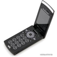 Кнопочный телефон Sony Ericsson W980i Walkman