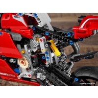 Конструктор LEGO Technic 42107 Ducati Panigale V4 R