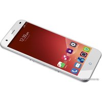 Телефон ZTE Blade S6